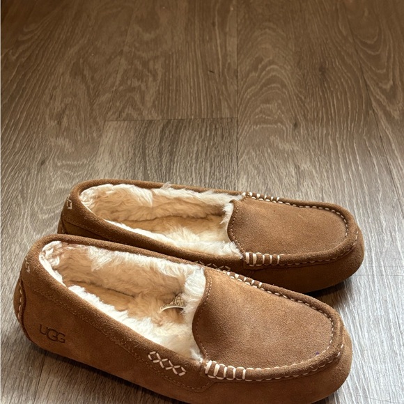 UGG Tan women’s Ansley Slippers - Picture 1 of 4